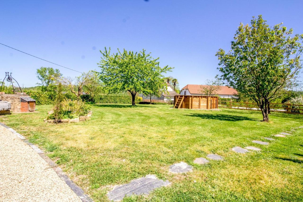 Ecogite Rural La Cle Des Champs Peyrelongue-Abos Exterior photo